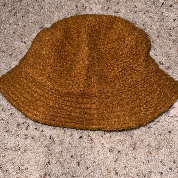 bucket hat - Picture 3 of 3